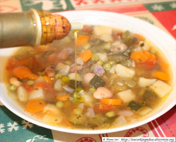 Vegetarian Cooking Classes in Italy Venice - Classic Minestrone at Mama Isa's Cooking Class